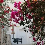 Loukas Kontos Traditional House Emporio (Santorini)