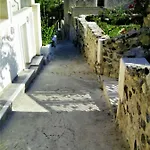 Loukas Kontos Traditional House