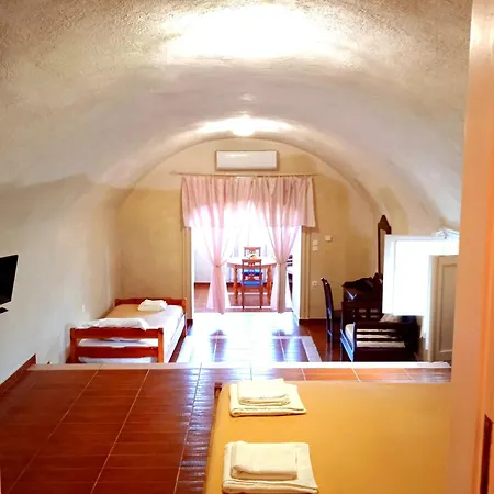 Feriehus Loukas Kontos Traditional House *