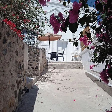 Loukas Kontos Traditional House * Emporio (Santorini)