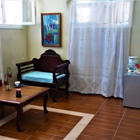Loukas Kontos Traditional House Emporio (Santorini)