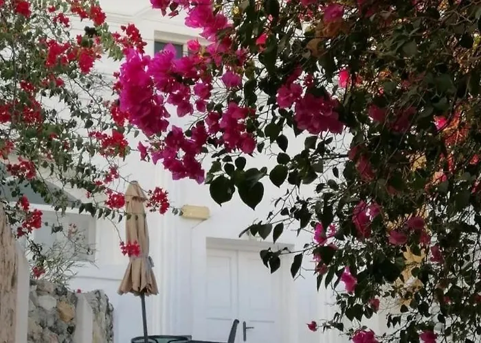 Loukas Kontos Traditional House Emporio (Santorini)